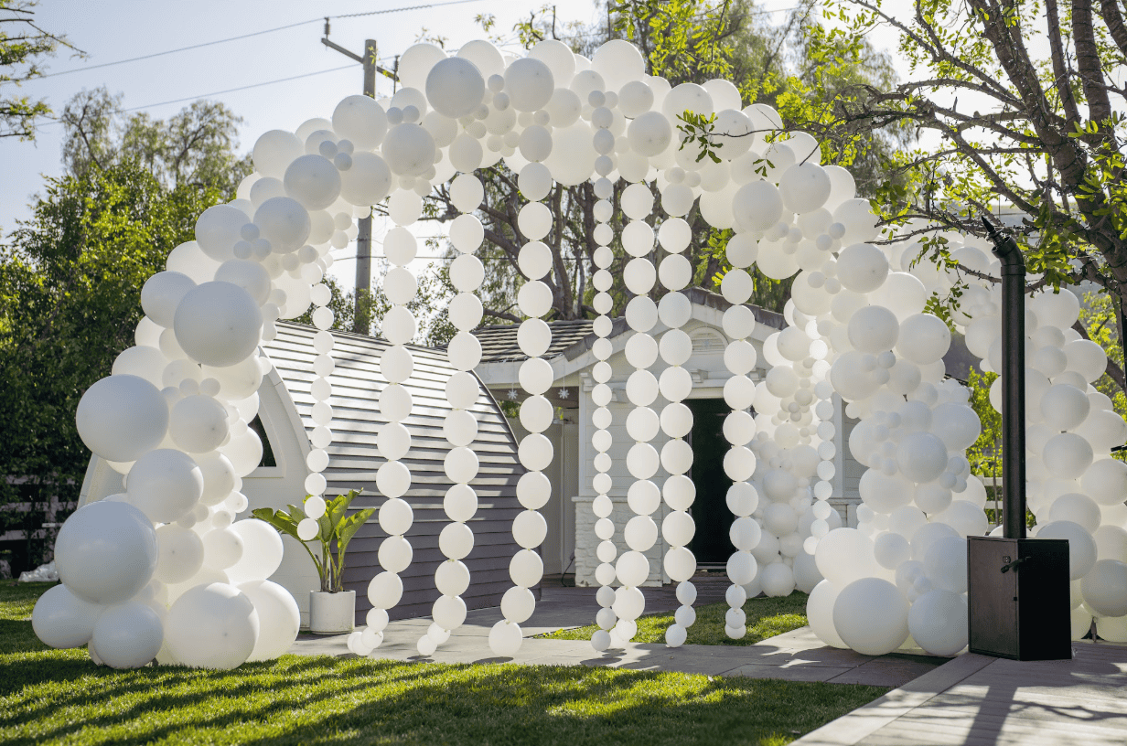 Gorgeous balloon arch for birthday